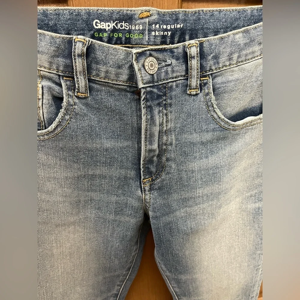 Gap kids NWT blue jeans size Boys 14 regular skinny distressed